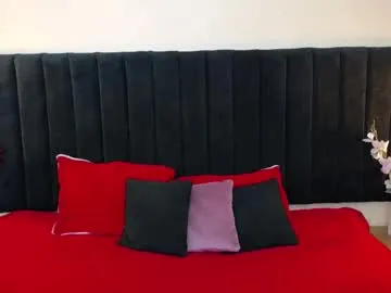 Freechat soft_attraction on Chaturbate