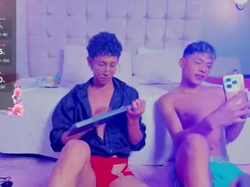 Freechat twink_royale18 on Chaturbate