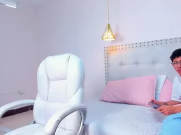 Freechat twink_royale18 on Chaturbate