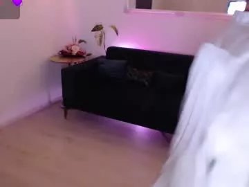 Freechat unfulfilledwife on Chaturbate