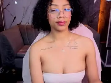 Freechat violeth_b on Chaturbate