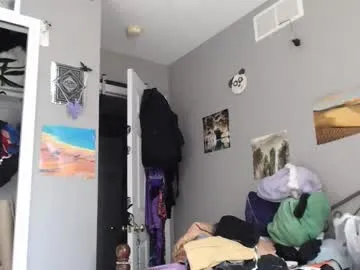 Away violethooper on Chaturbate