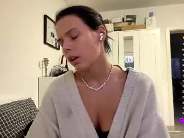 Freechat wildahankin on Chaturbate