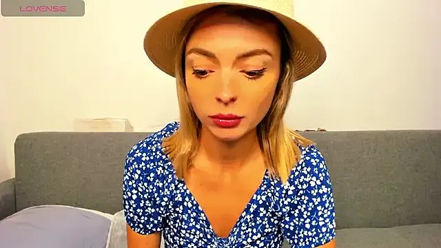 Freechat _ellen_meow_ on StripChat