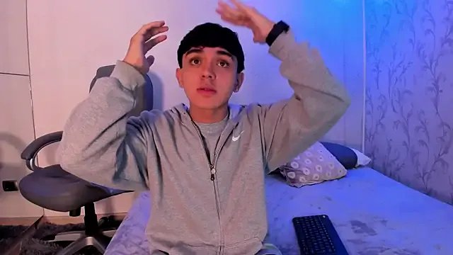 Freechat _TaylorBlack on StripChat