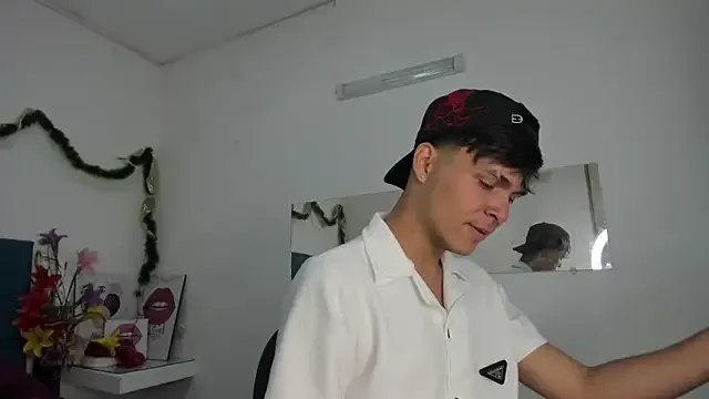 Freechat Aaron_Foxxx on StripChat