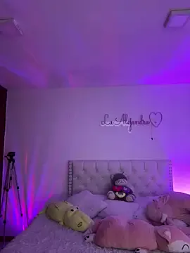 Freechat alee_lenoxx on StripChat