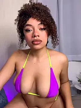 Alyssa_Houston — Finger in my pussy and creamy