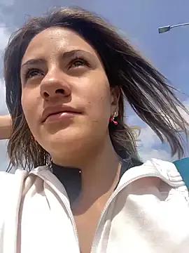 Andrea_19blonde — SHOW GET NAKED