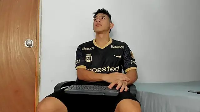 Freechat andrew_rose_ on StripChat