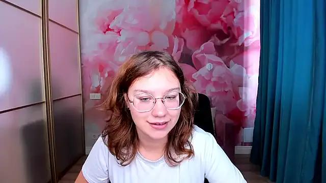 StripChat AngelinaLow is Freechat AngelinaLow — topless dance