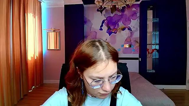 Avatar of AngelinaLow