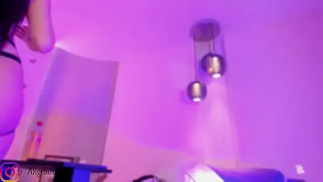 Freechat angeline-777 on StripChat