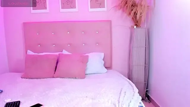 Freechat ANNIE_DOLCE_ on StripChat