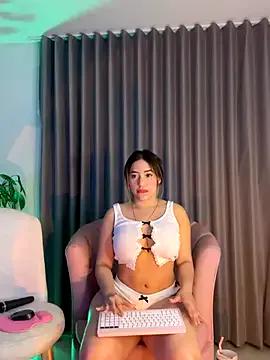 ashlyestone on StripChat