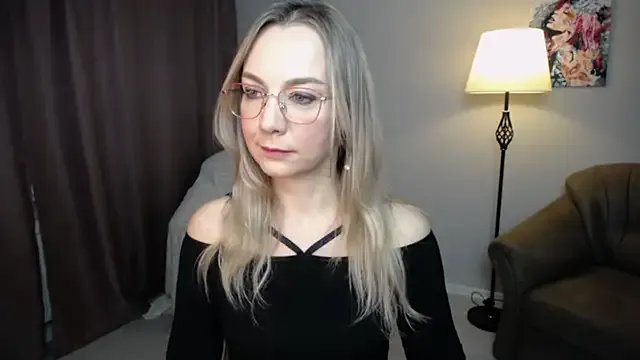 Freechat Ava_Elior on StripChat