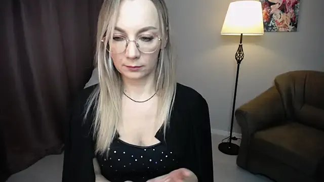 Freechat Ava_Elior on StripChat