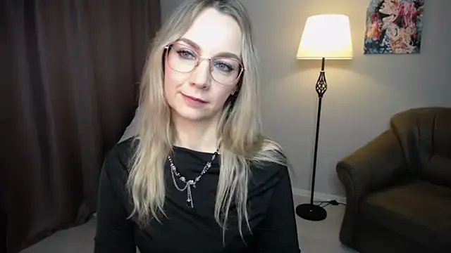 Freechat Ava_Elior on StripChat