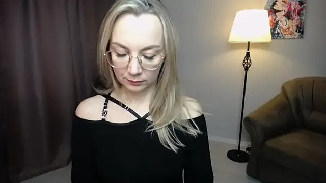 Freechat Ava_Elior on StripChat