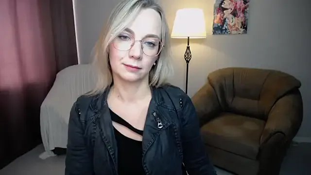 Freechat Ava_Elior on StripChat