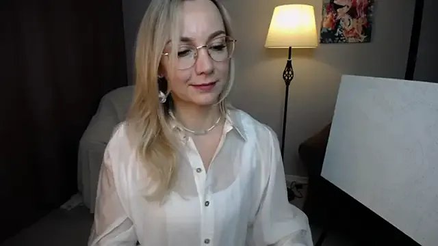 Freechat Ava_Elior on StripChat