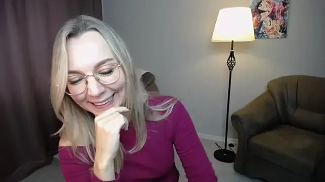 Freechat Ava_Elior on StripChat