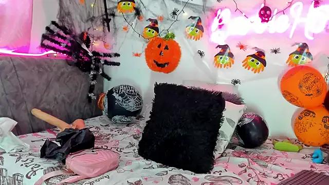 BarbieHotLaura on StripChat 