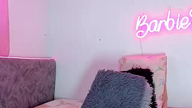 BarbieHotLaura on StripChat 