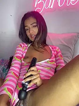 BarbieHotLaura on StripChat 
