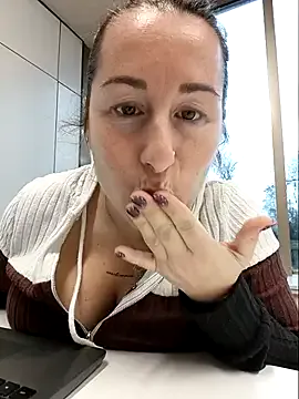 Freechat bichota85 on StripChat