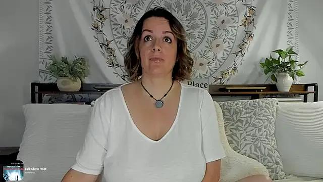 Freechat BigBoobsMcGee on StripChat