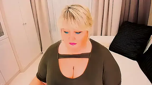 Freechat BIGTITSBBW on StripChat