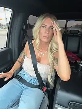 Freechat blondiluvsanal on StripChat