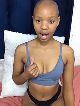 Freechat BondiBitch on StripChat