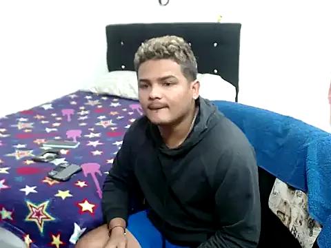 Boycuriousxxx on StripChat