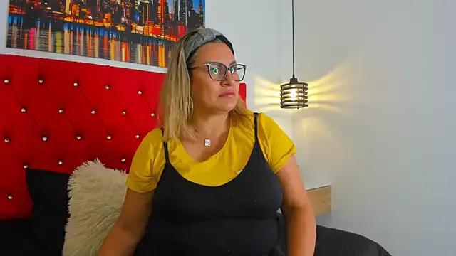 Private carolinacrus01 on StripChat