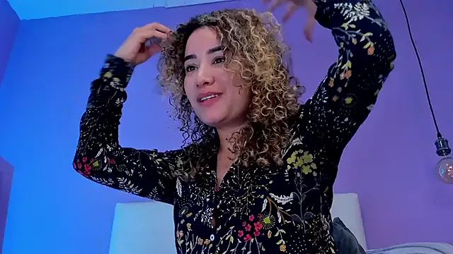 Freechat Charlotte11-11 on StripChat