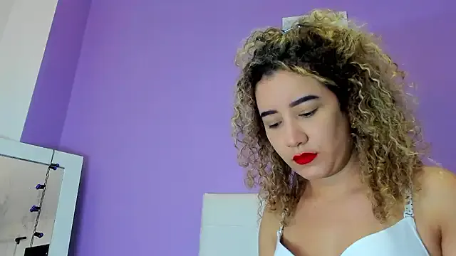 Freechat Charlotte11-11 on StripChat