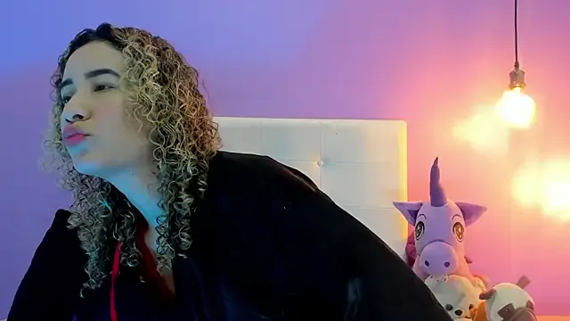 Freechat Charlotte11-11 on StripChat