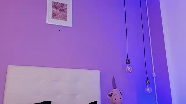 Freechat Charlotte11-11 on StripChat