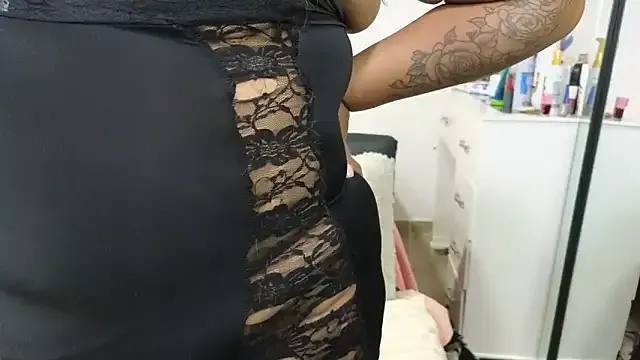 Freechat charlotte_077 on StripChat