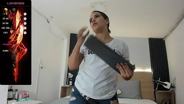 Private Chiqui_milk_ on StripChat