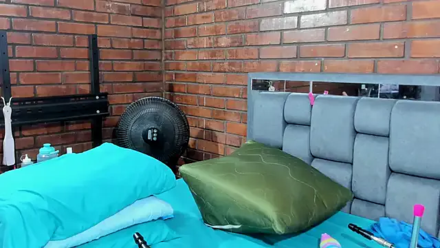 Freechat Couple_Gold69 on StripChat