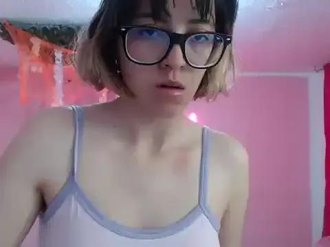 Freechat cristal_hills_19 on StripChat