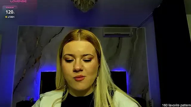 Freechat CutiePie69__ on StripChat