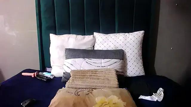 DeliciousBoobsx25 on StripChat