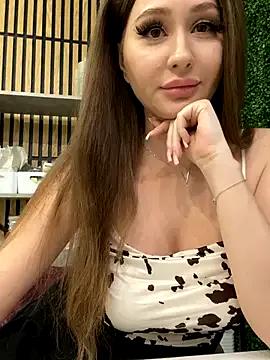 Deonta_ — DILDO PUSSYPLAY UNDER THE TABLE AT WORK