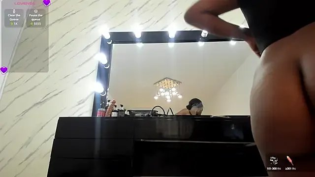 Freechat ElisabethMassey on StripChat