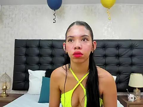 EmaGarcess on StripChat