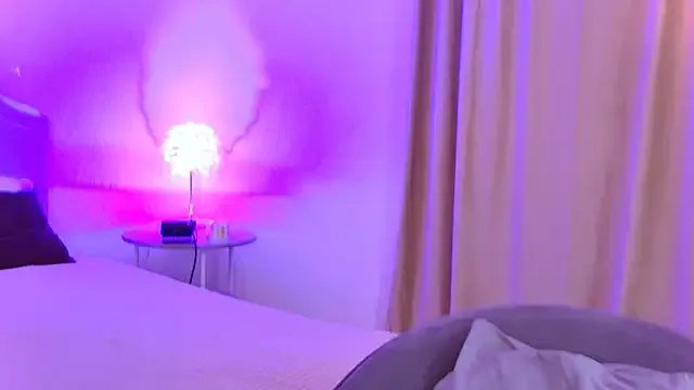 Freechat EmiliaStanley on StripChat